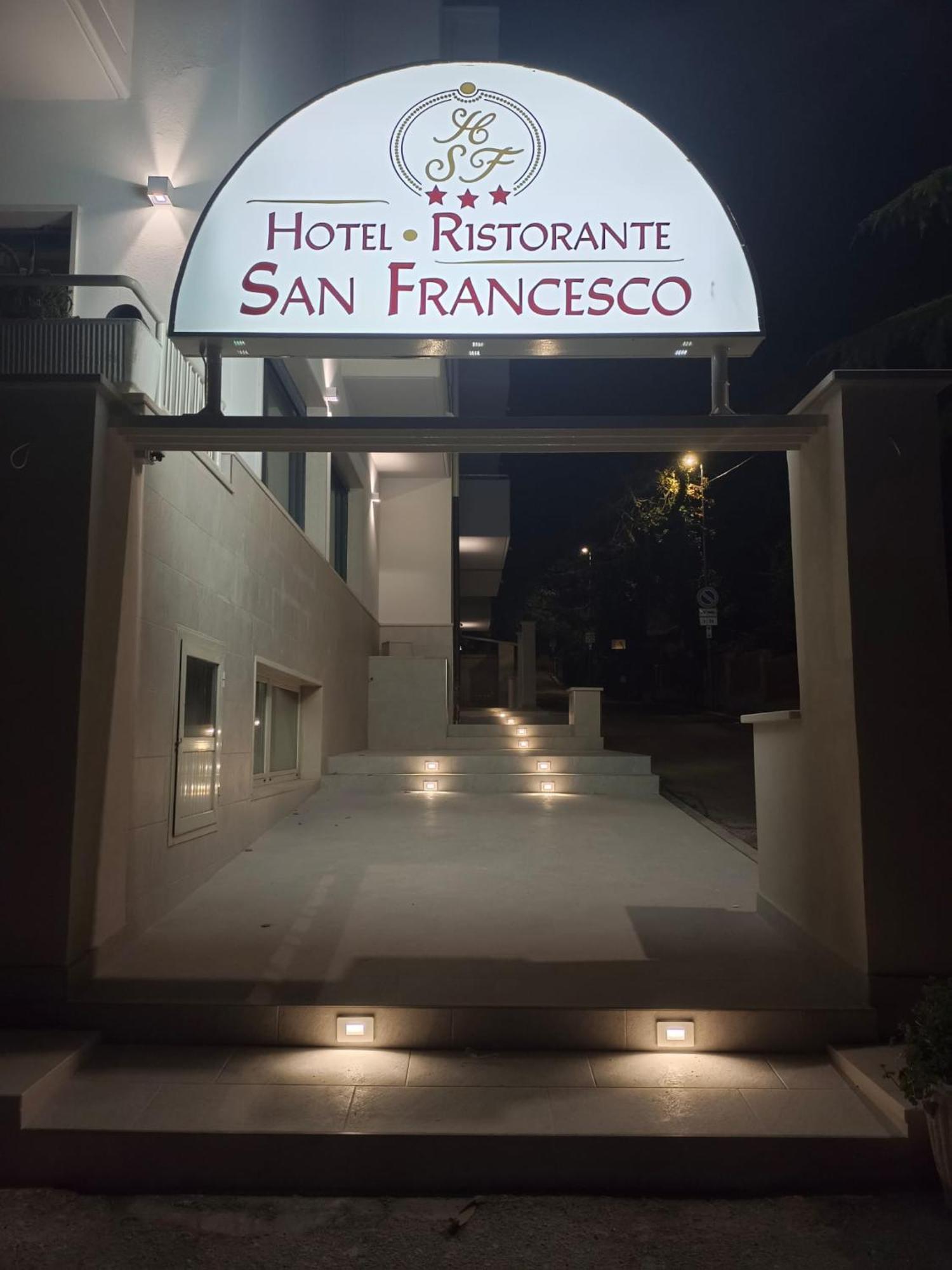 Hotel San Francesco San Giovanni Rotondo Exterior foto
